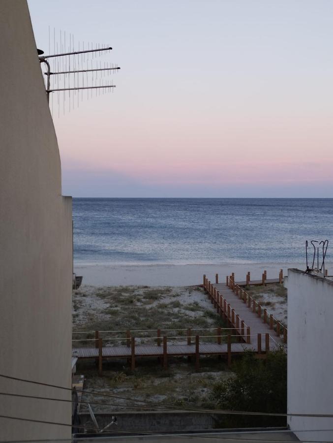 Corona'S Apartment- Fronte Spiaggia 拉卡勒塔 外观 照片